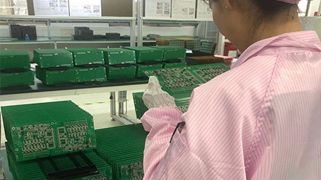 QC人工检验 QC人工检验-SMT贴片辣椒视频app下载-SMT打样-PCBA辣椒视频app下载-辣椒视频官方入口